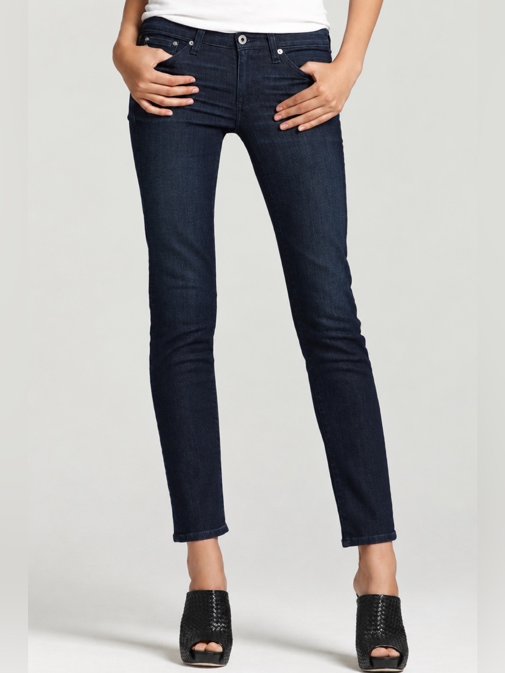 AG Adriano Goldschmied The Stilt cigarette jeans, size 26